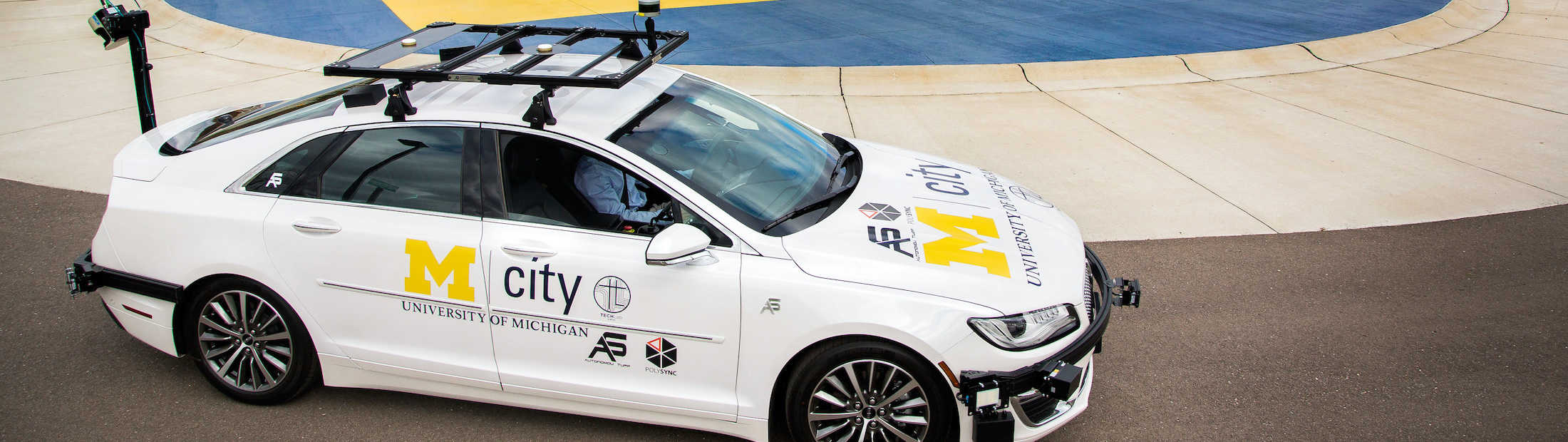 Automated vehicle on a track